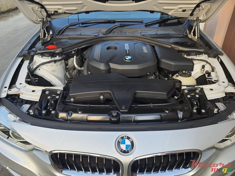 2017' BMW 3 Series photo #7