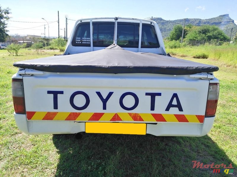 1999' Toyota Hilux 2*4 photo #4