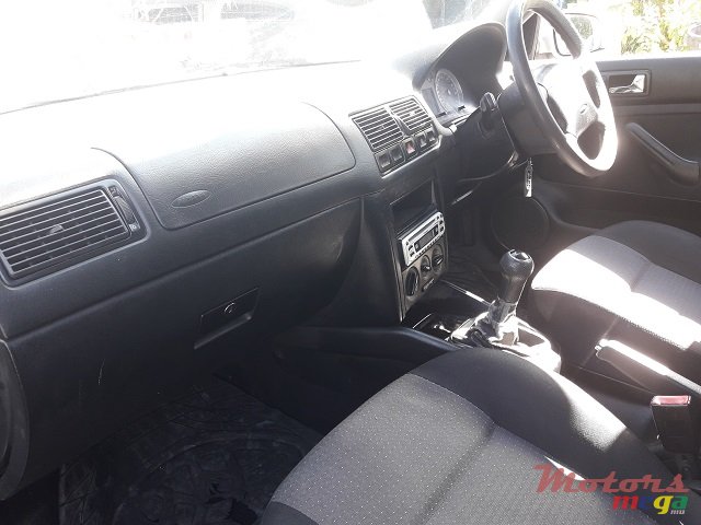 2006' Volkswagen Golf photo #6