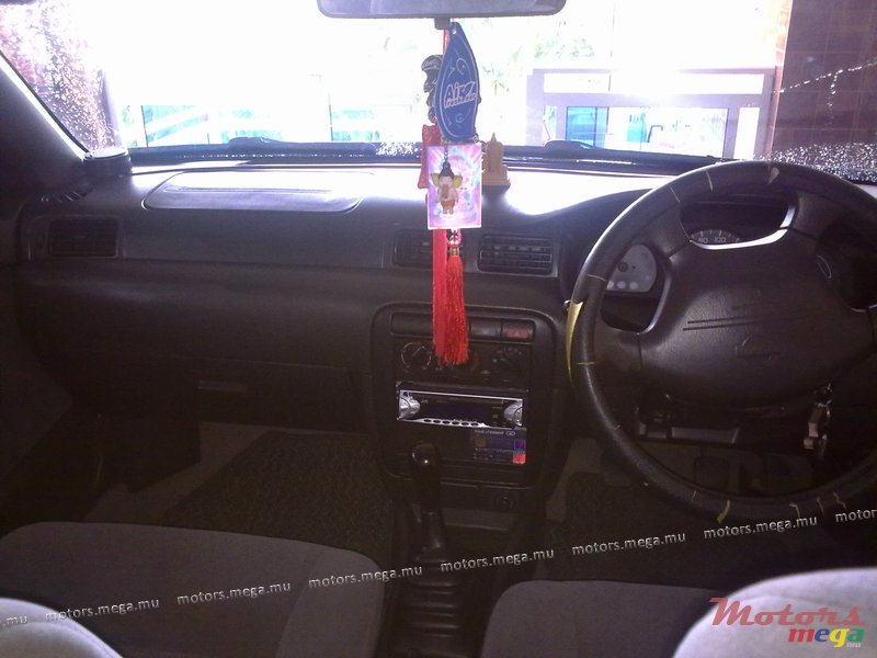 1998' Nissan photo #3