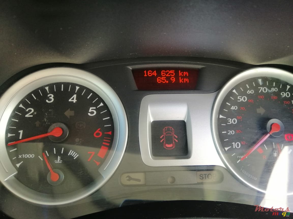 2011' Renault Clio 3 photo #6