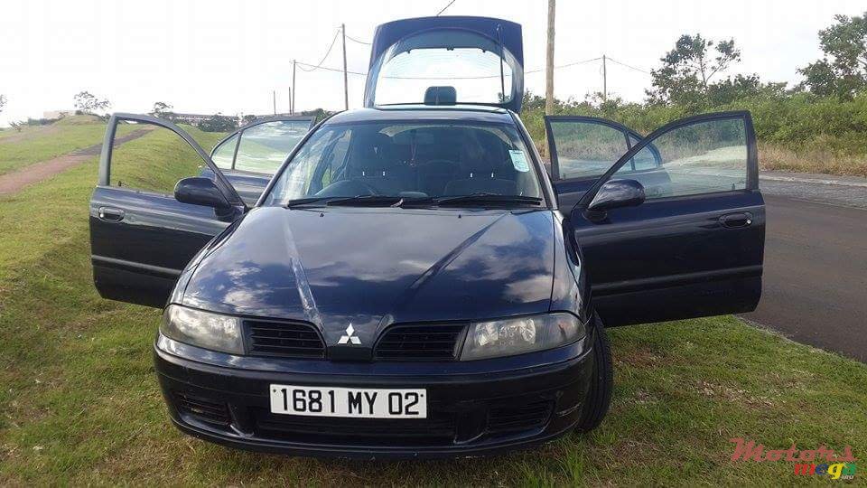 2002' Mitsubishi Carisma photo #1