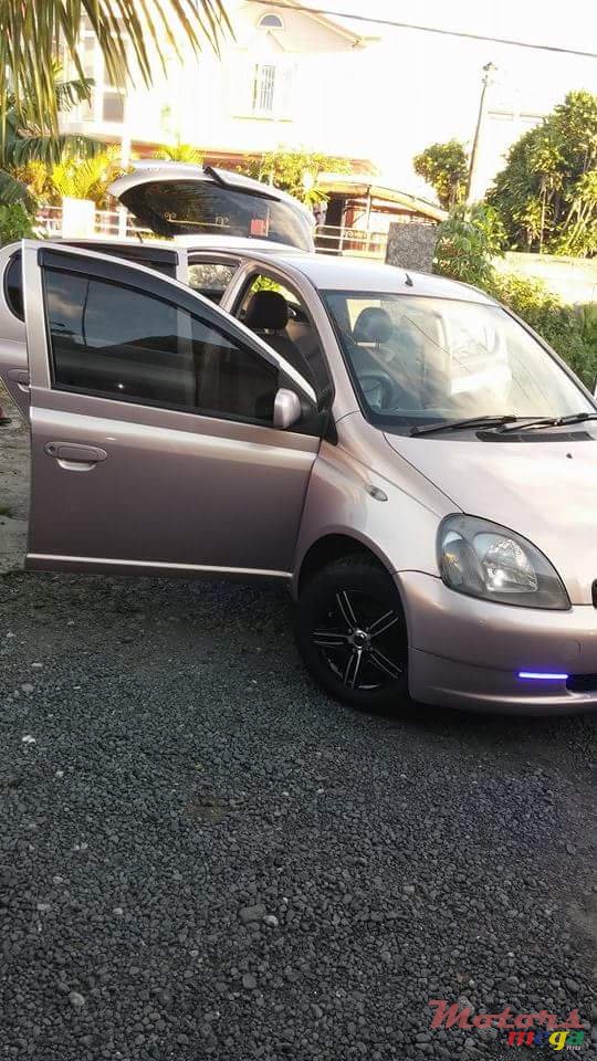 2000' Toyota Vitz photo #5