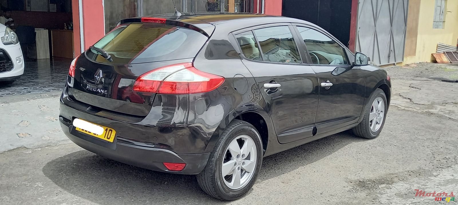 2010' Renault Megane photo #4