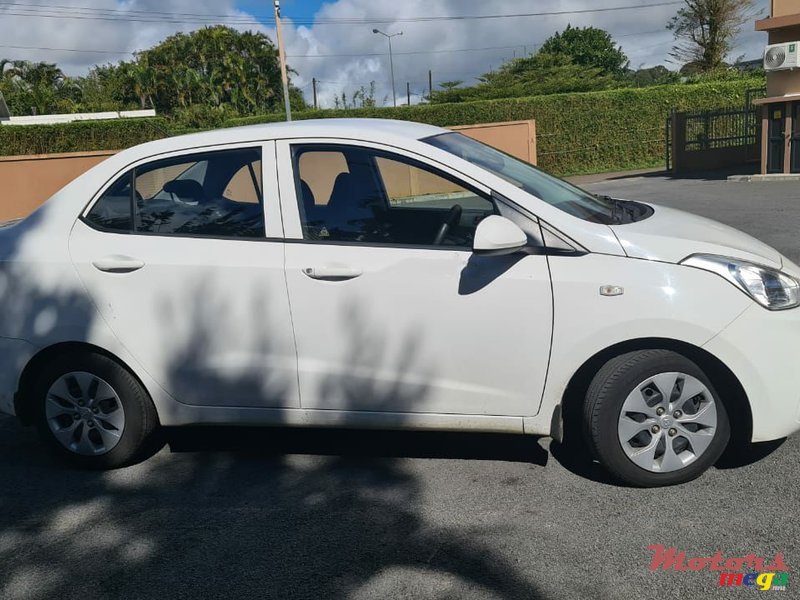 2017' Hyundai i10 photo #2