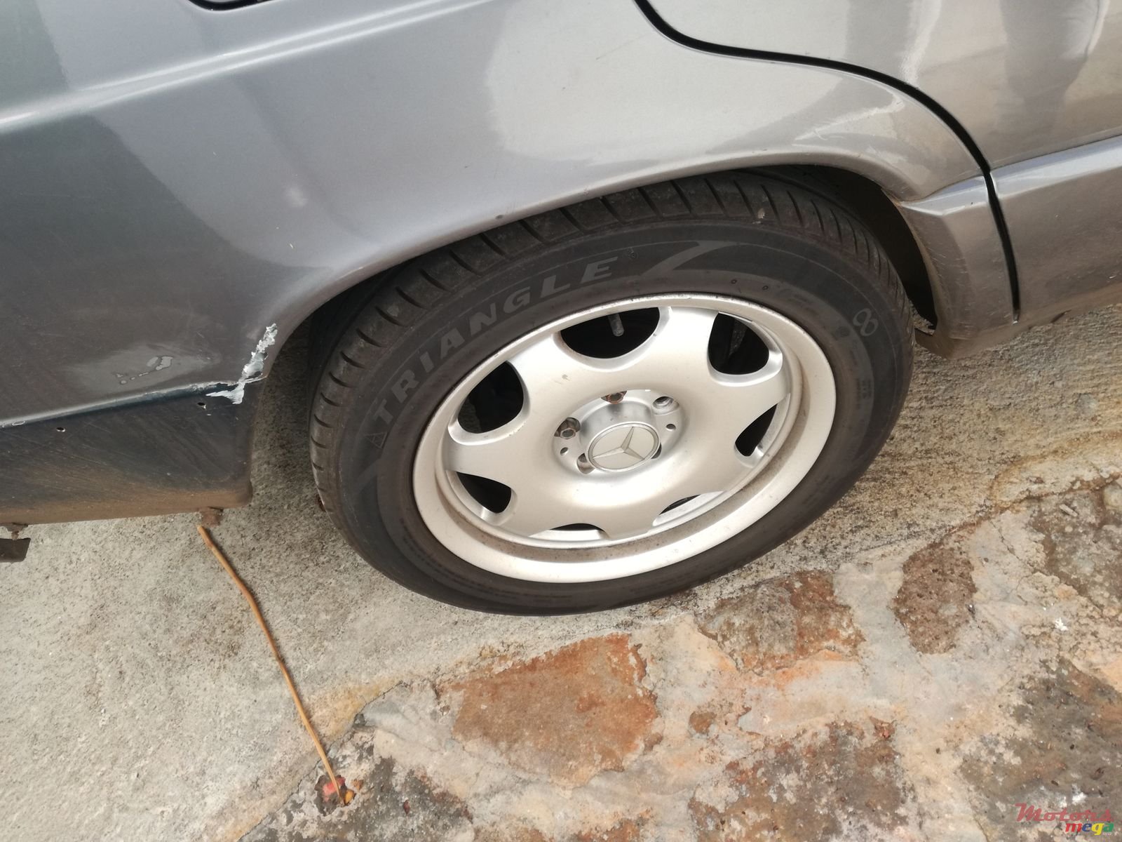 1992' Mercedes-Benz 190E Carburator + No AC photo #6