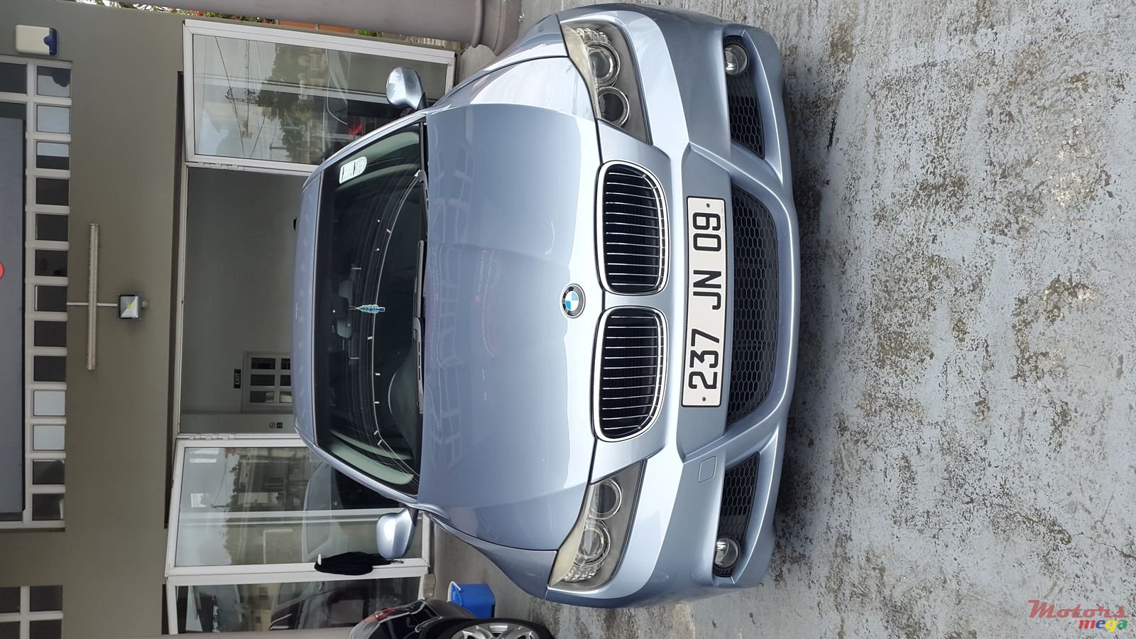 2009' BMW 3 Series photo #1