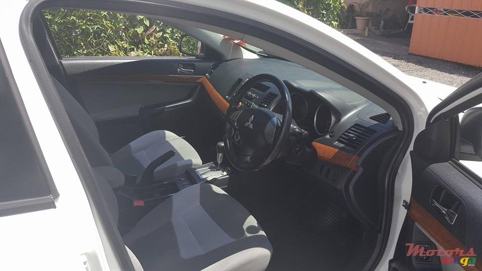 2008' Mitsubishi Lancer Ex photo #5