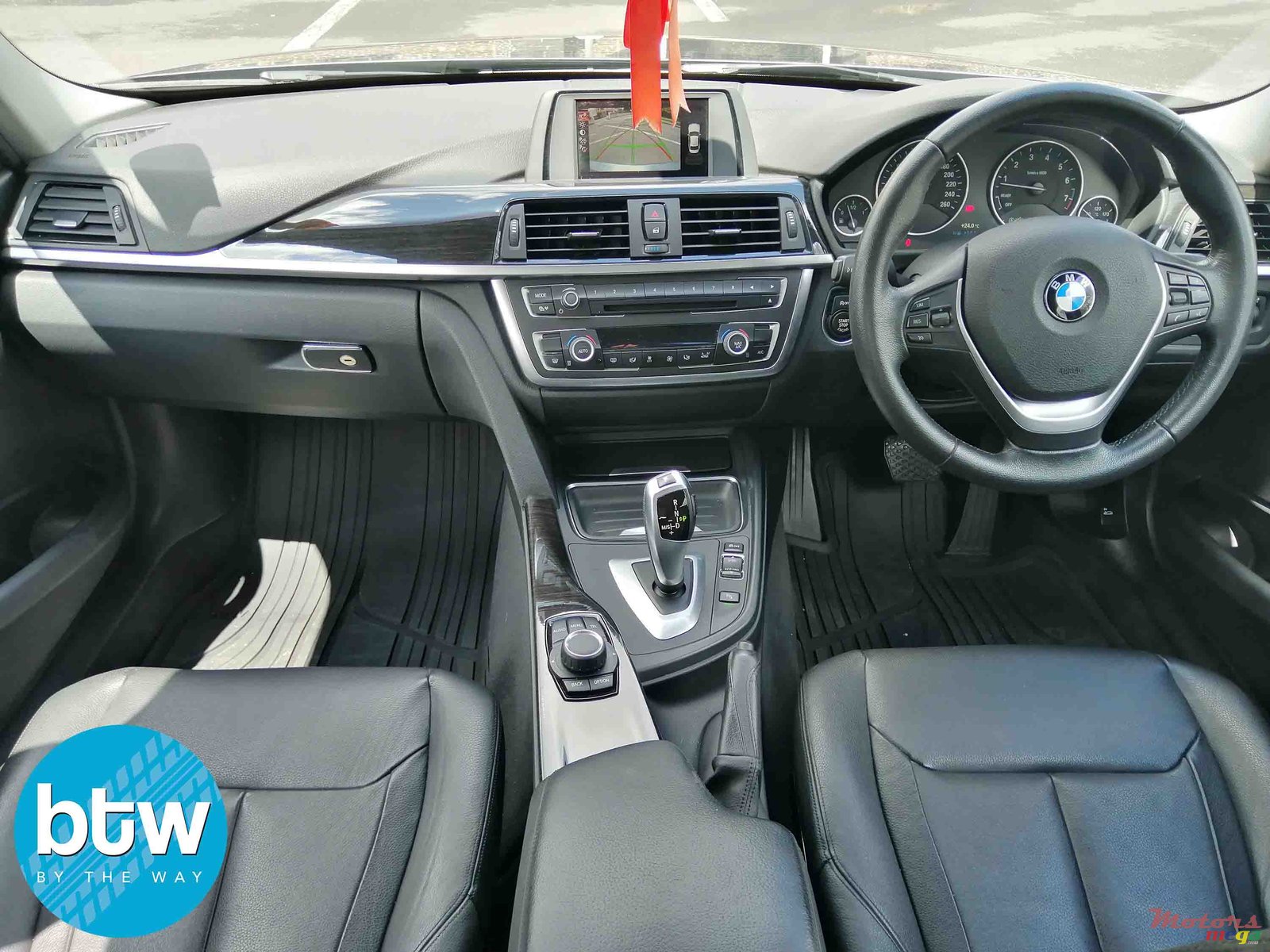 2015' BMW 320 photo #6