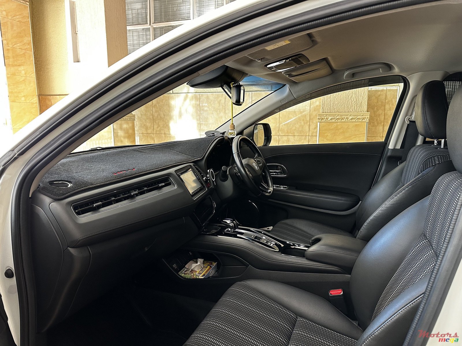 2016' Honda HR-V VEZEL Hybrid Z photo #3