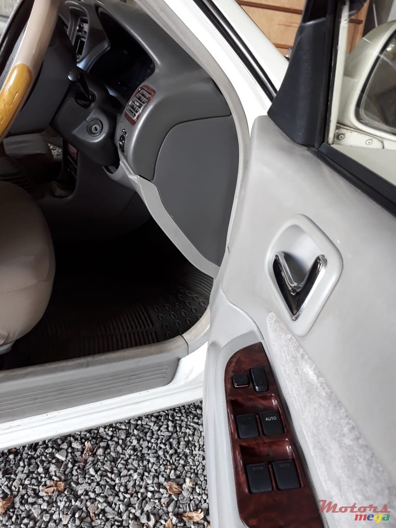 2000' Toyota Corolla photo #5