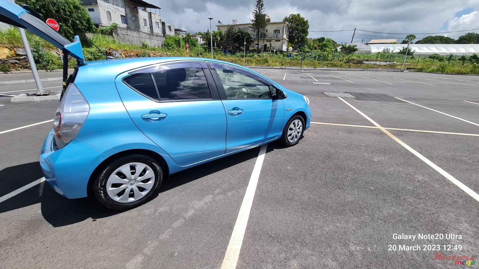 2013' Toyota Aqua photo #1