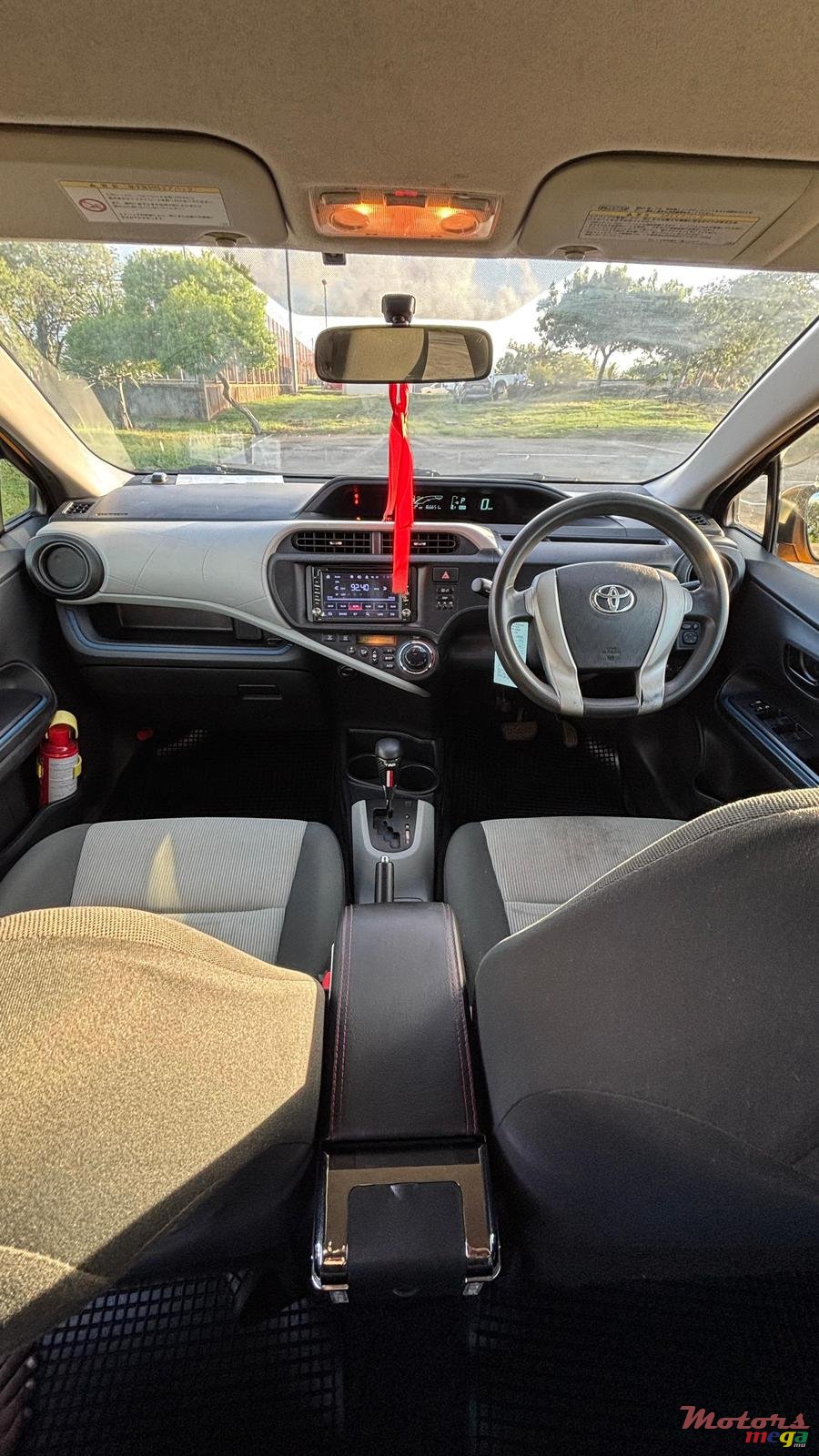 2014' Toyota Aqua photo #3