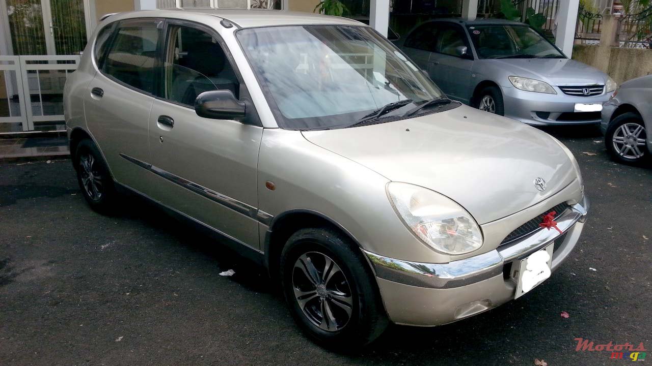 2000' Toyota DUET photo #1