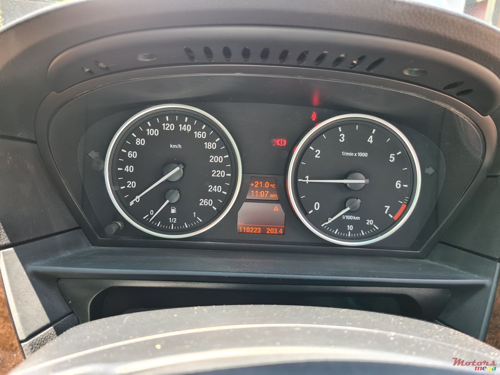 2009' BMW 523 photo #5