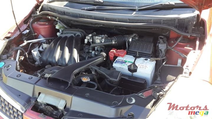 2006' Nissan Tiida Hatchback photo #7