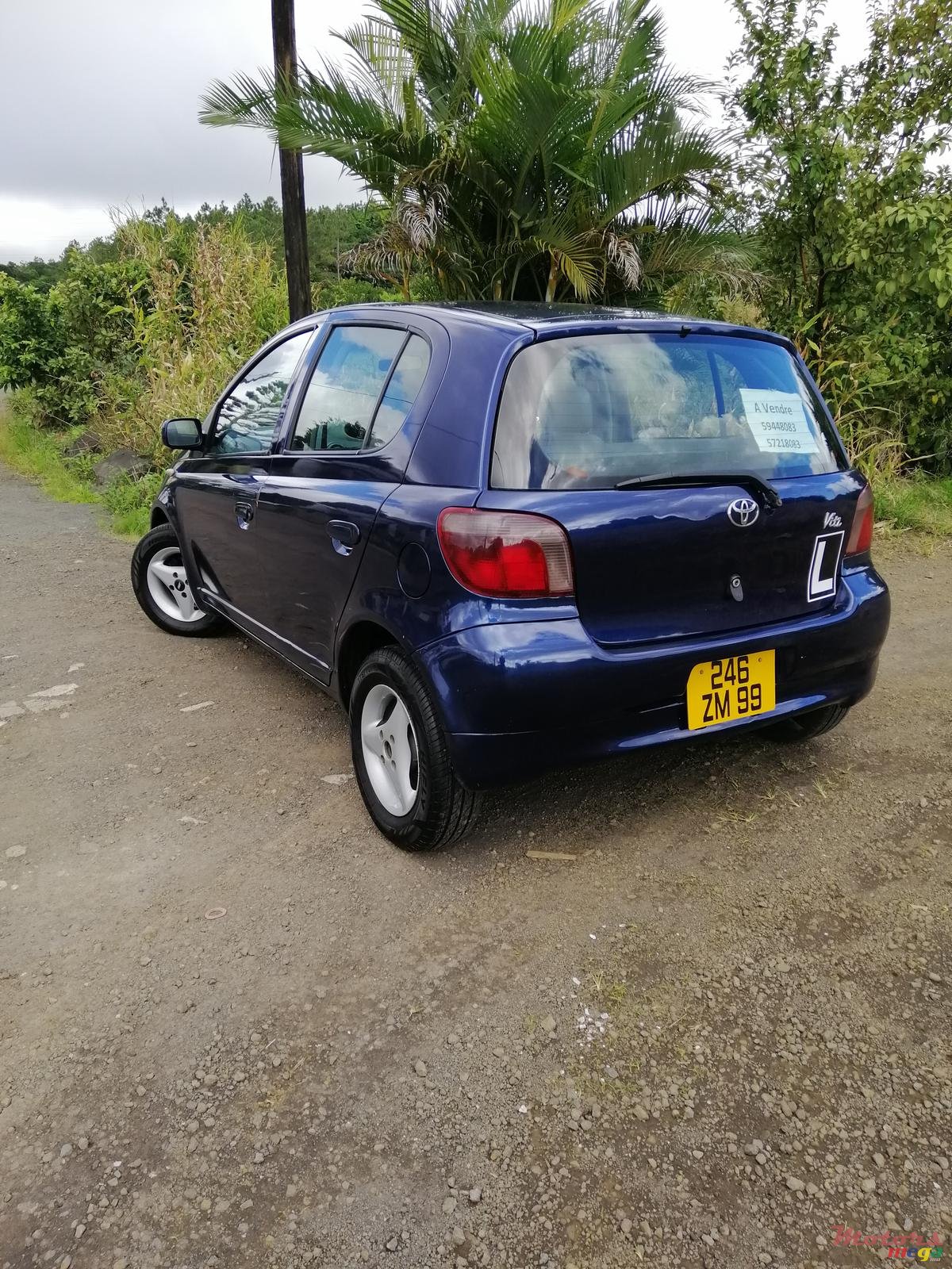 1999' Toyota Vitz photo #6