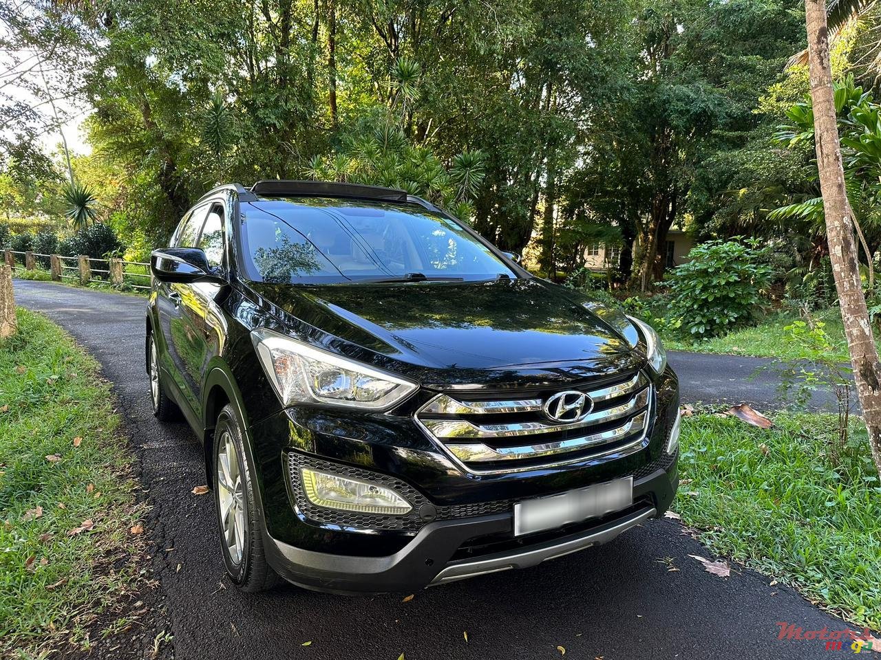 2014' Hyundai Santafe 7 seater photo #1