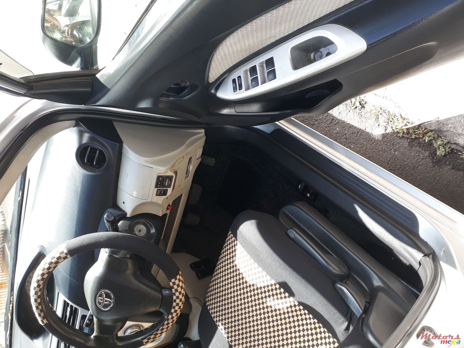 2006' Toyota photo #6