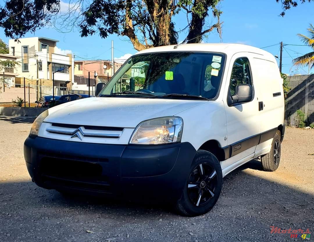 2011' Citroen Berlingo Turbo diesel photo #1