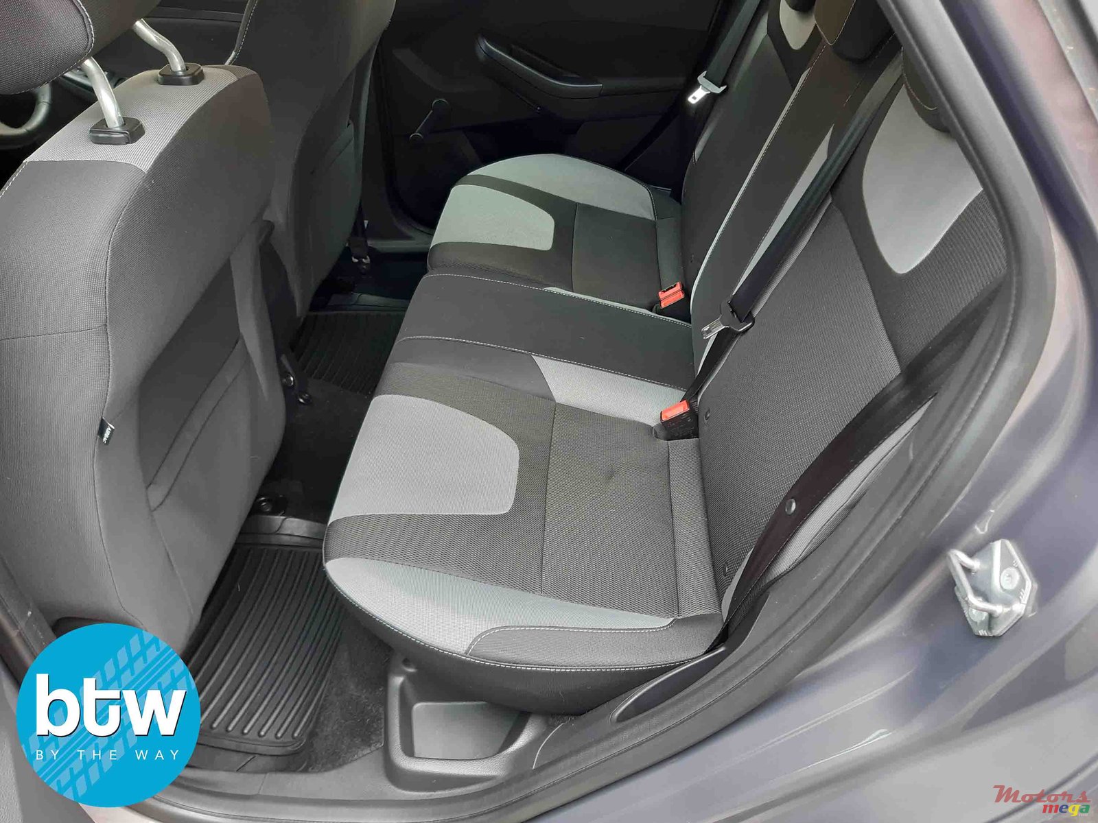 2013' Ford Focus photo #4