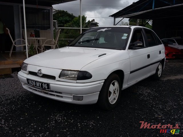 1996' Opel Astra photo #1