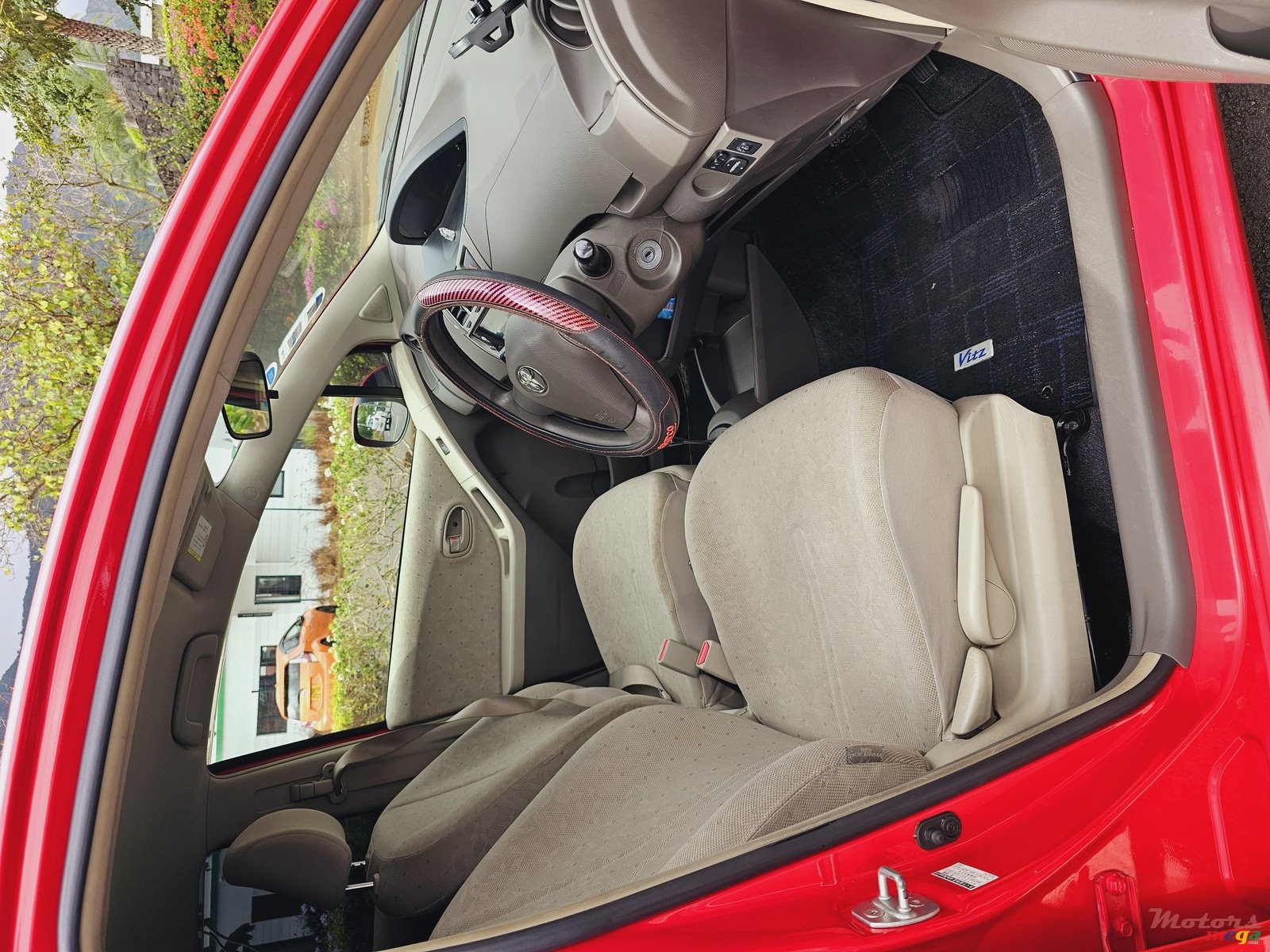 2009' Toyota Vitz photo #6