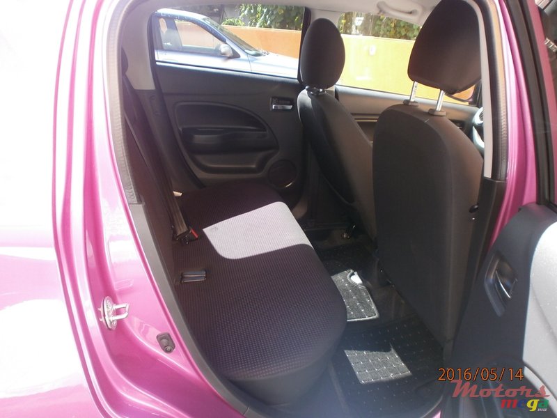 2012' Mitsubishi Mirage photo #6