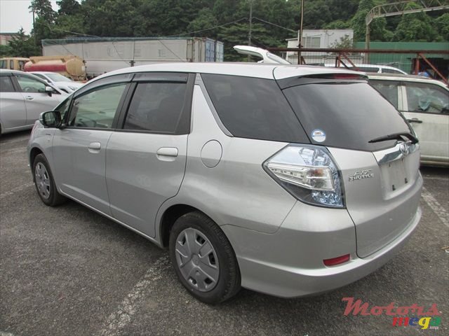 2013' Honda Fit Shuttle photo #2