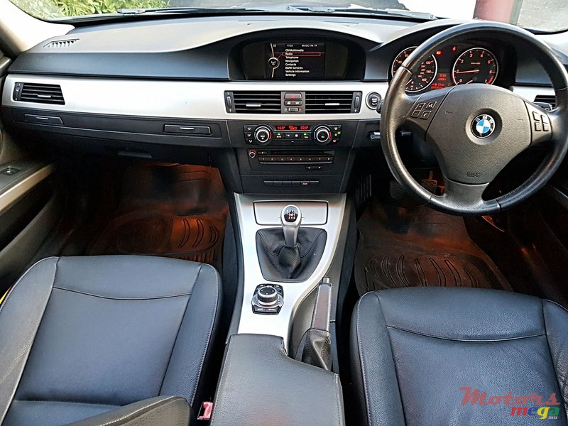 2010' BMW 318 idrive auto photo #7