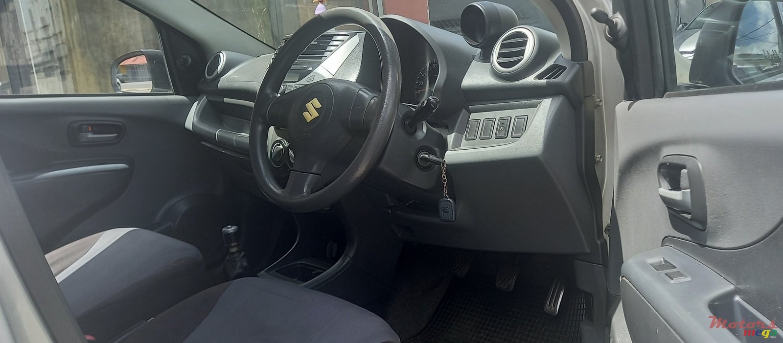 2013' Suzuki Celerio photo #3