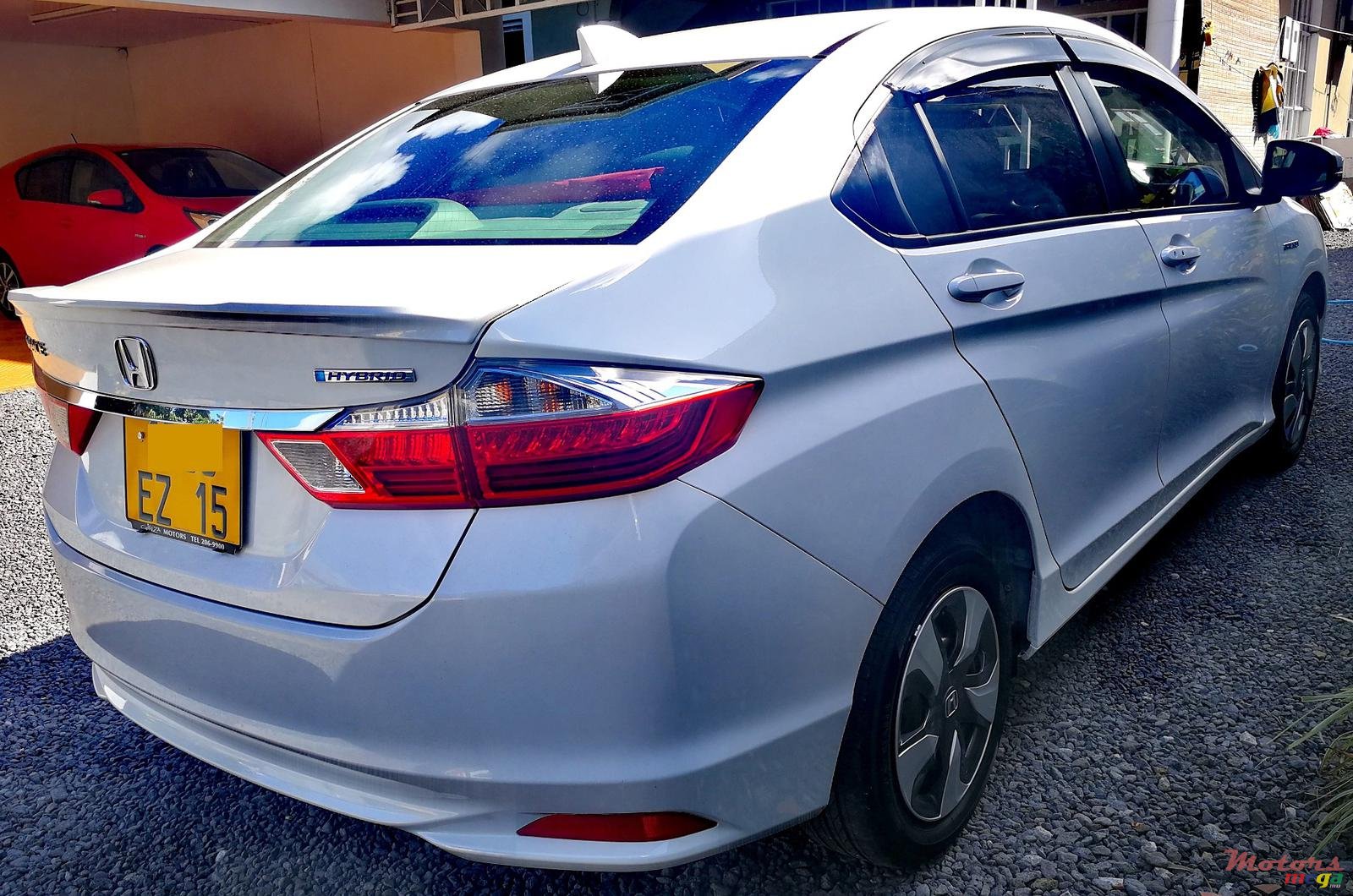 2015' Honda Grace Hybrid photo #3