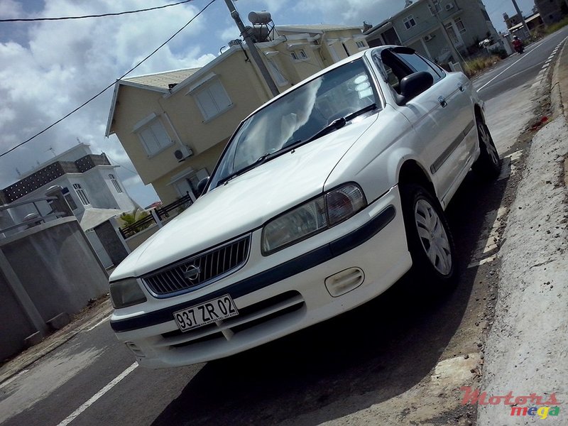 2002' Nissan Sunny dorigine photo #1