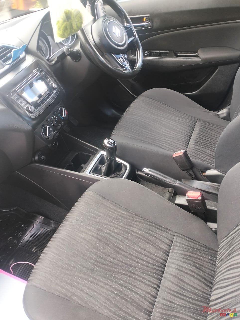 2022' Suzuki Swift Dezire model photo #5