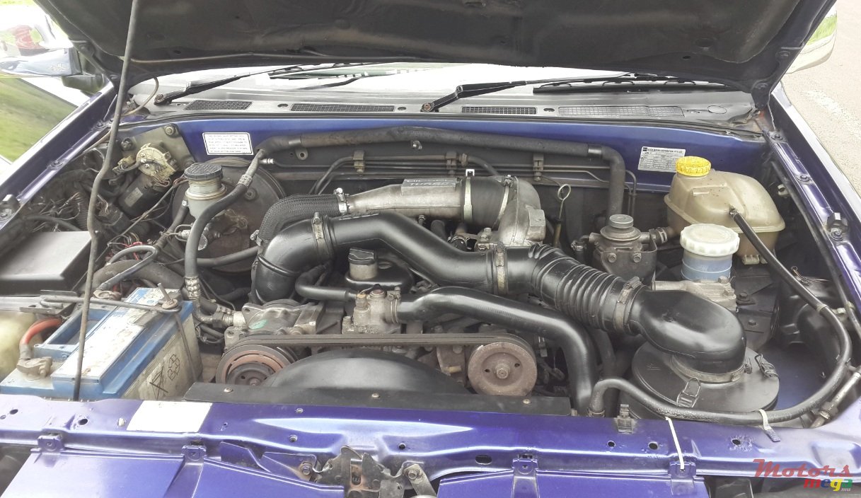 2002' Isuzu 280 photo #7