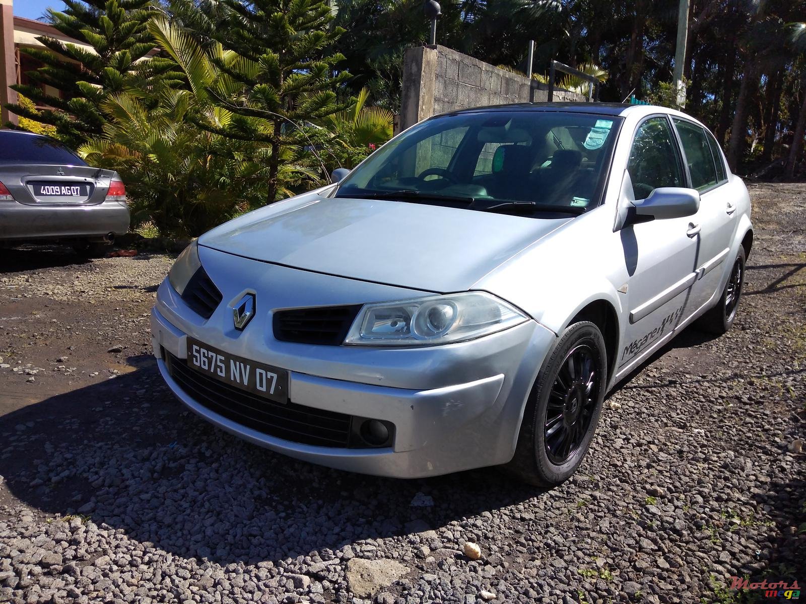 2007' Renault Megane photo #4