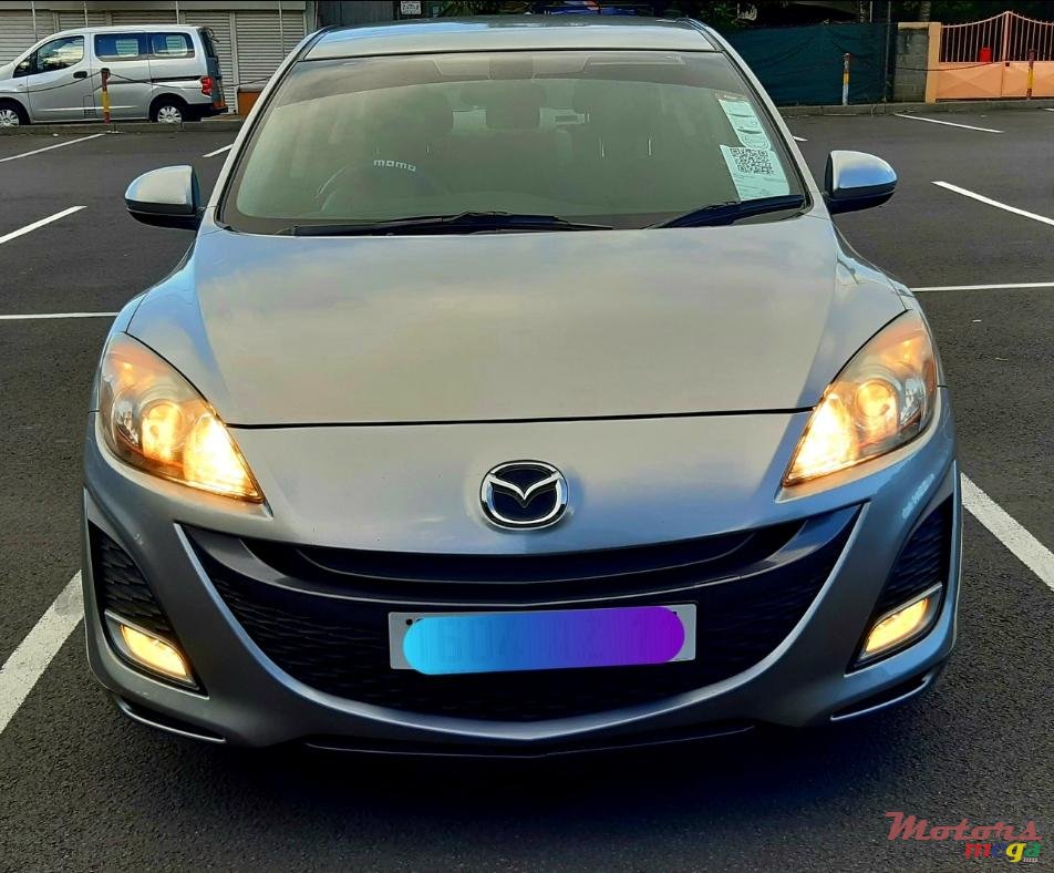 2011' Mazda 3 photo #1