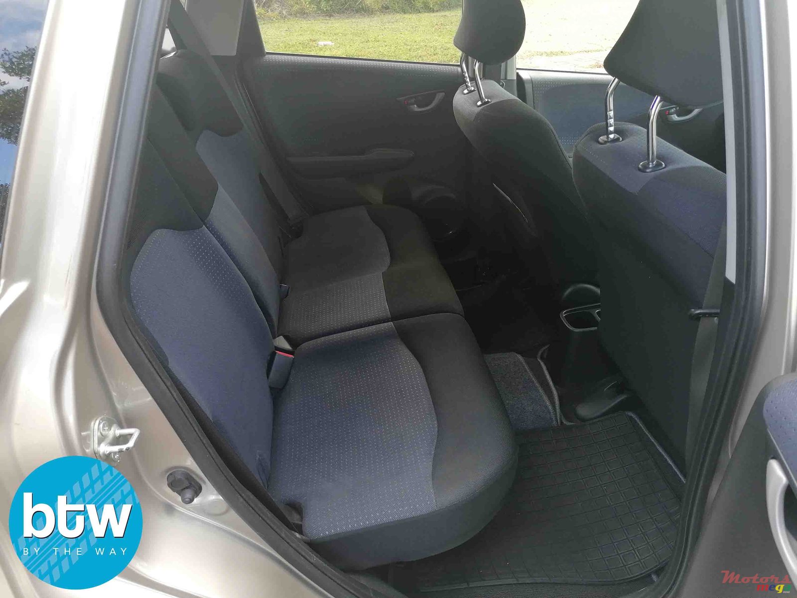 2010' Honda Fit photo #4