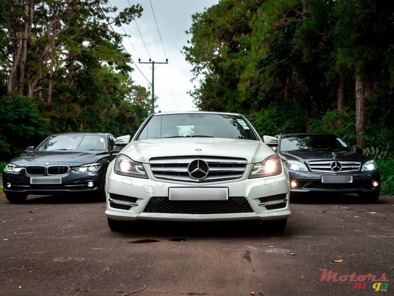 2011' Mercedes-Benz C 250 photo #1