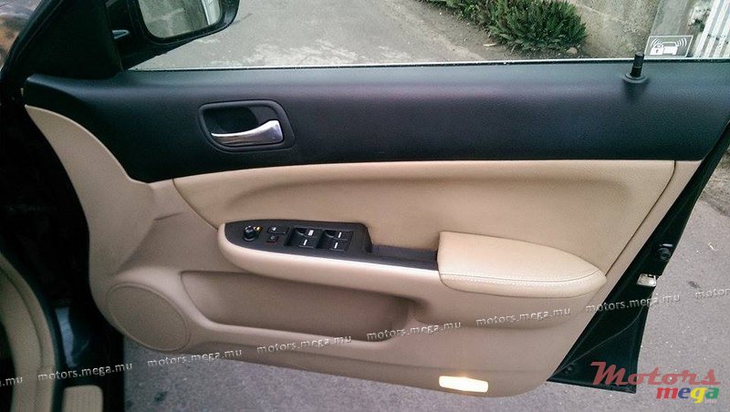 2005' Honda Accord photo #5