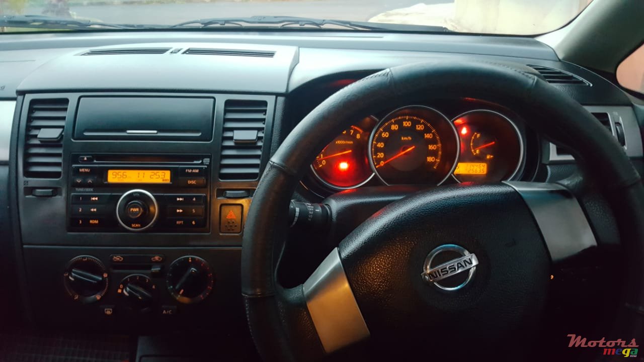 2007' Nissan Tiida photo #3