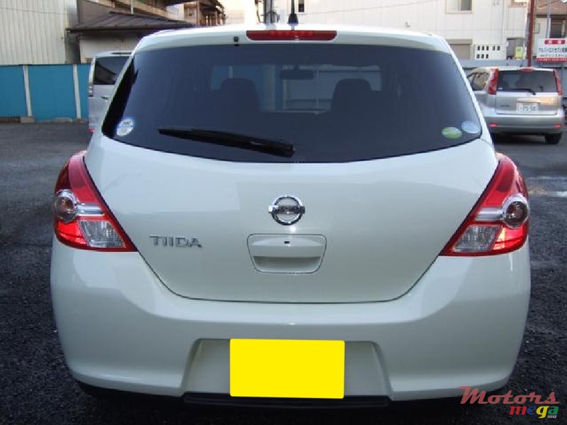 2008' Nissan Tiida photo #1