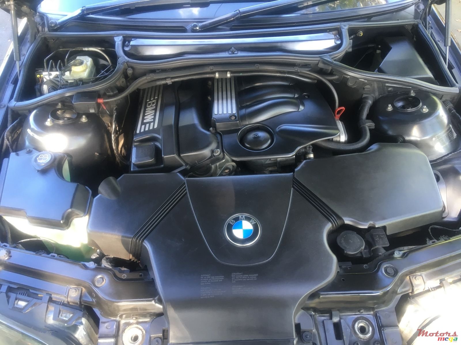 2004' BMW 318i photo #6