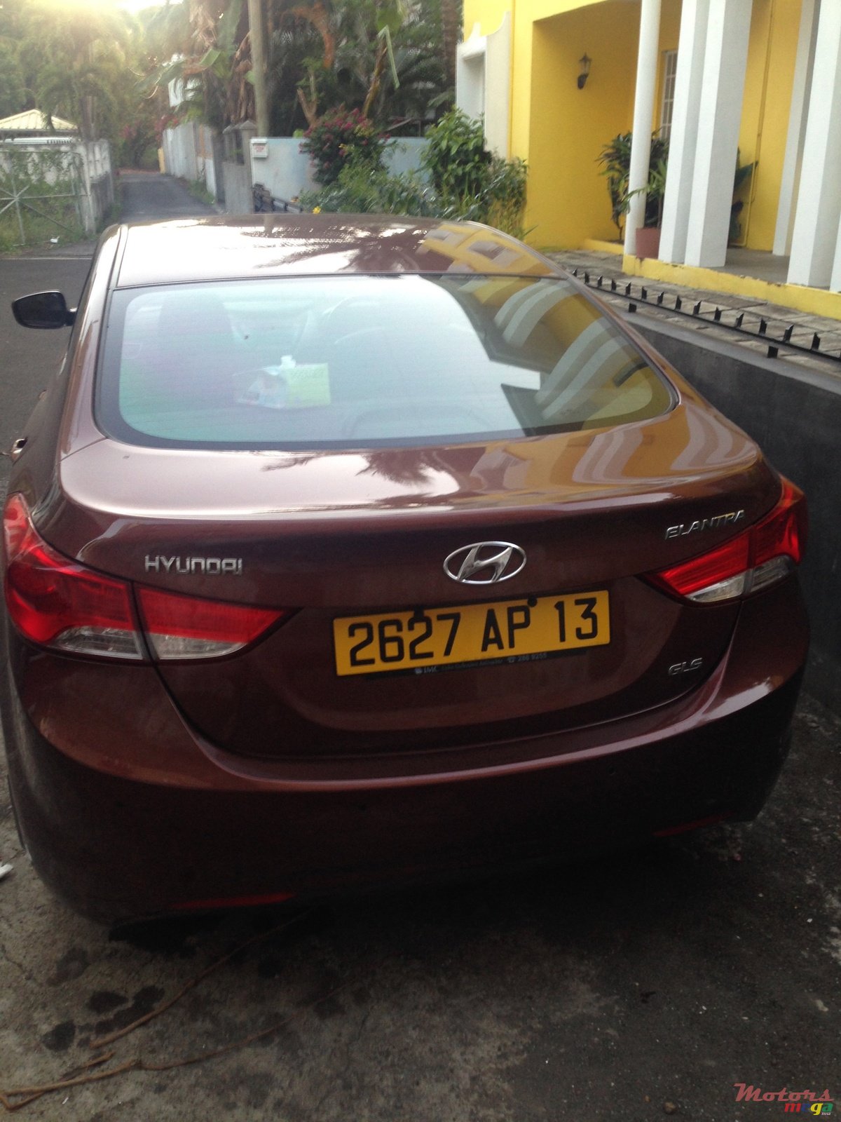 2013' Hyundai Elantra photo #3