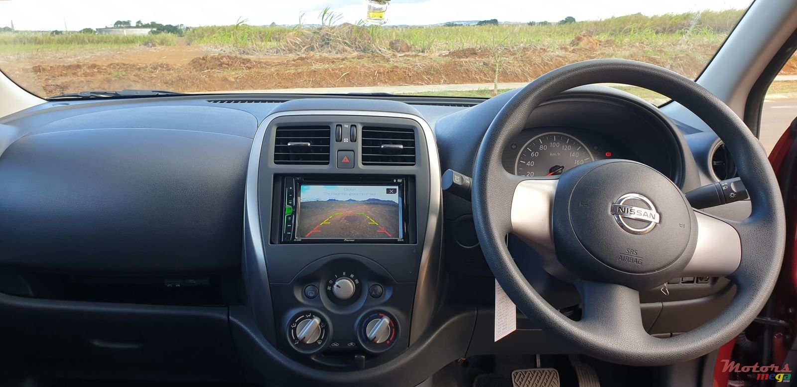 2015' Nissan March photo #5