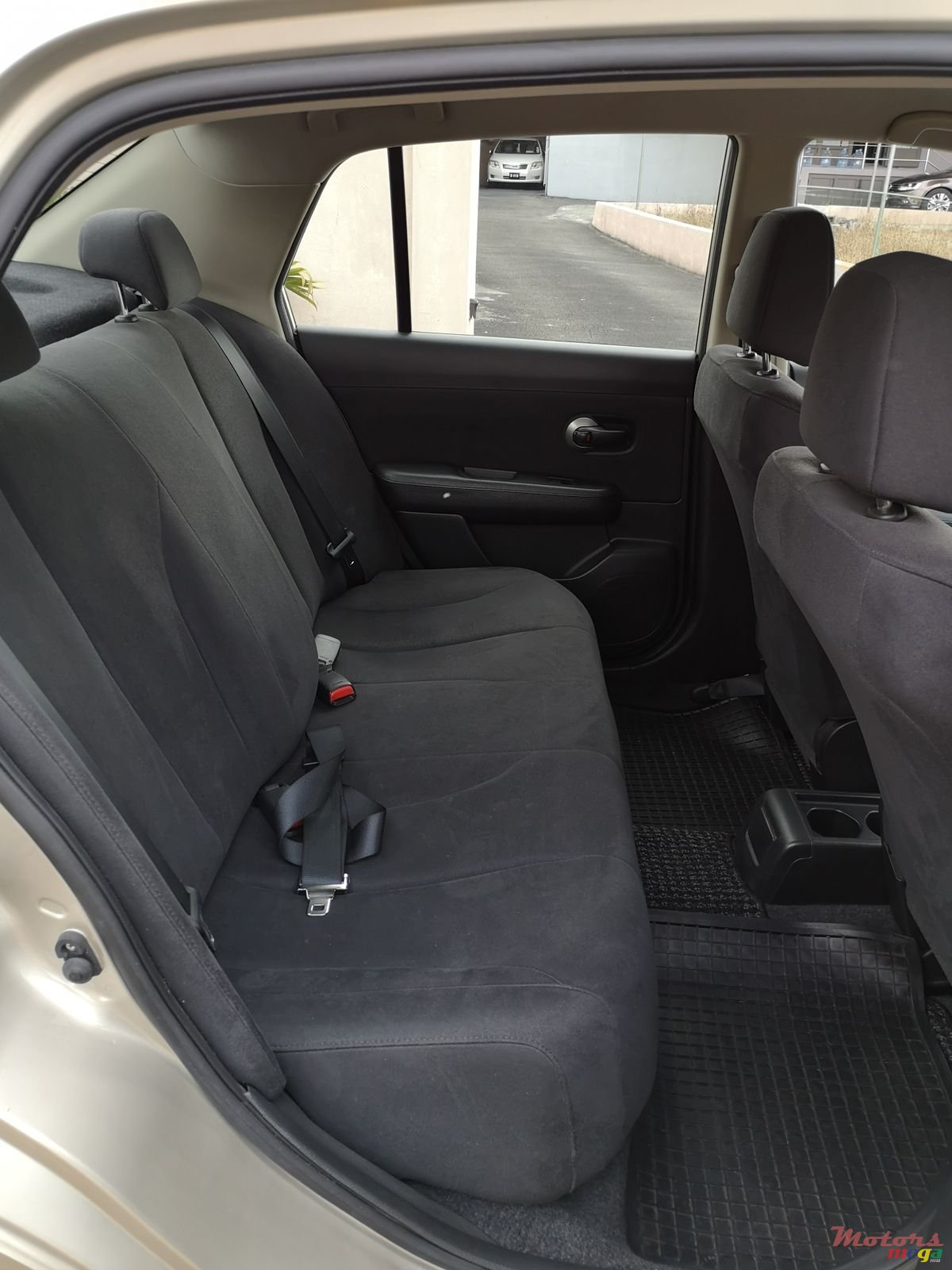 2007' Nissan Tiida photo #2