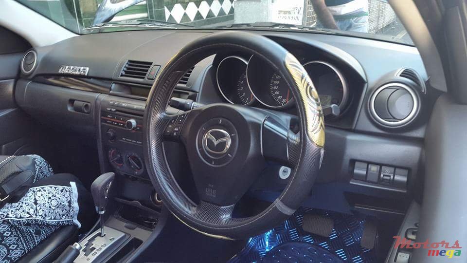 2004' Mazda photo #5