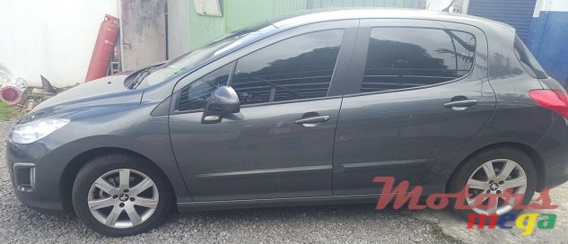 2012' Peugeot 308 1.6L photo #3