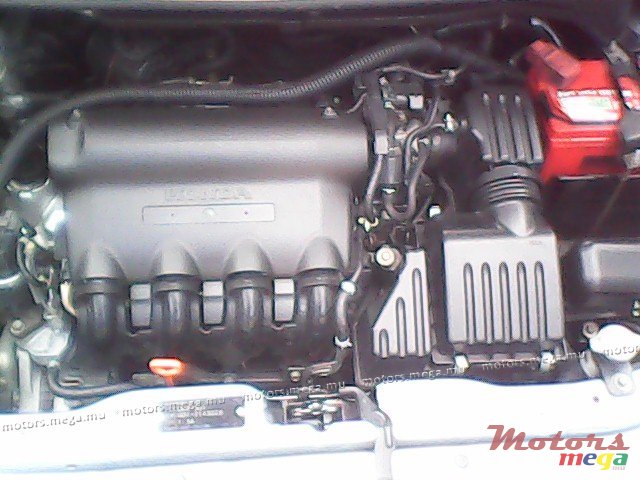 2004' Honda photo #2