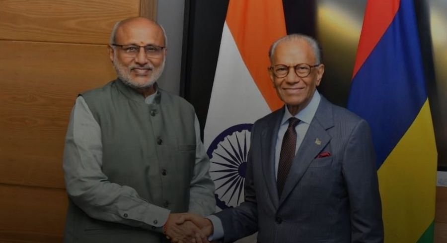 Navin Ramgoolam and Shri Chandrapuram Ponnusami Radhakrishnan